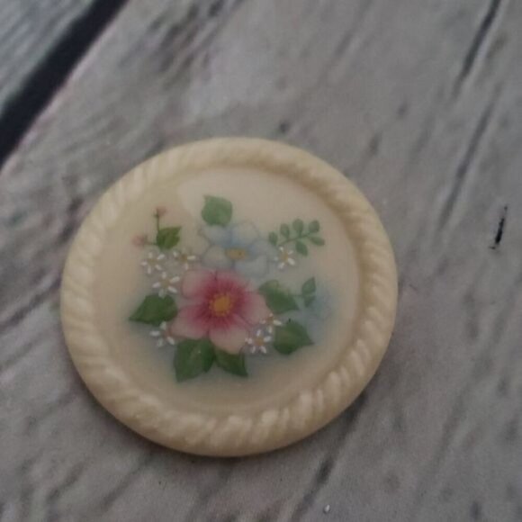 Vintage SIGNED AVON FLOWER BROOCH PIN - Picture 3 of 7